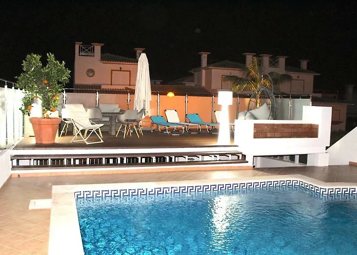 magnifique et spacieuse villa avec piscine privative